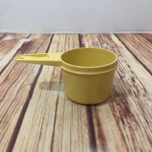 Vintage Tupperware Harvest Gold Nesting Measuring Cup 2/3 CUP Replacement 763-2 - Picture 3 of 10